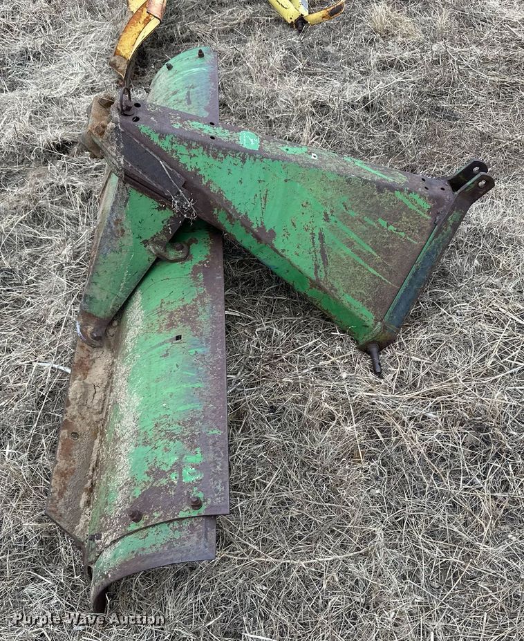 image for item OA9539 John Deere three point blade