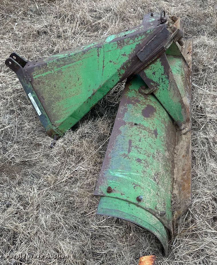 image for item OA9539 John Deere three point blade