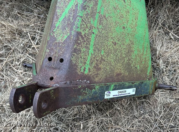 image for item OA9539 John Deere three point blade