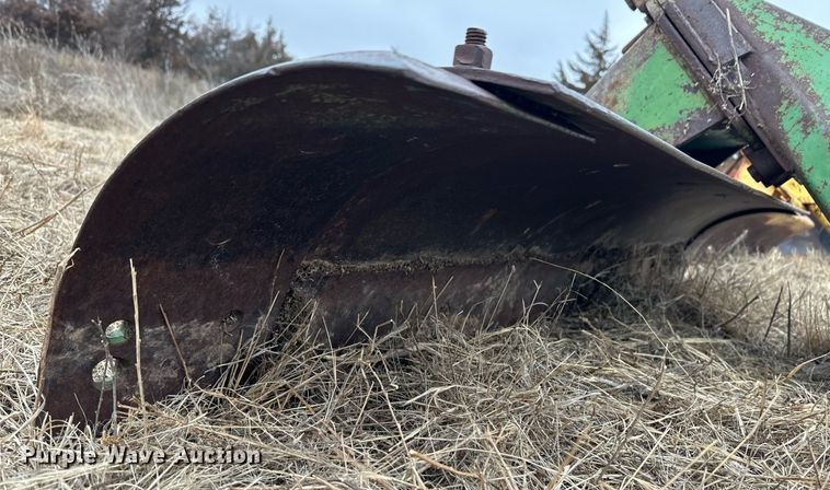 image for item OA9539 John Deere three point blade