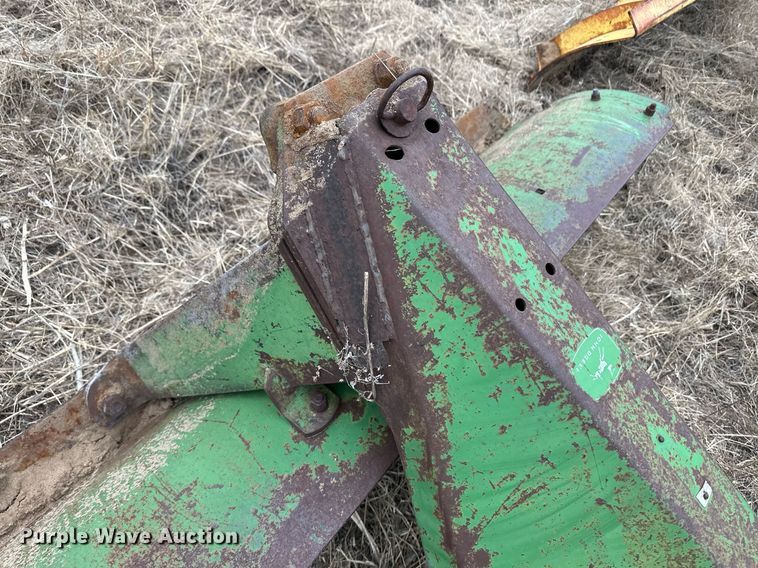 image for item OA9539 John Deere three point blade