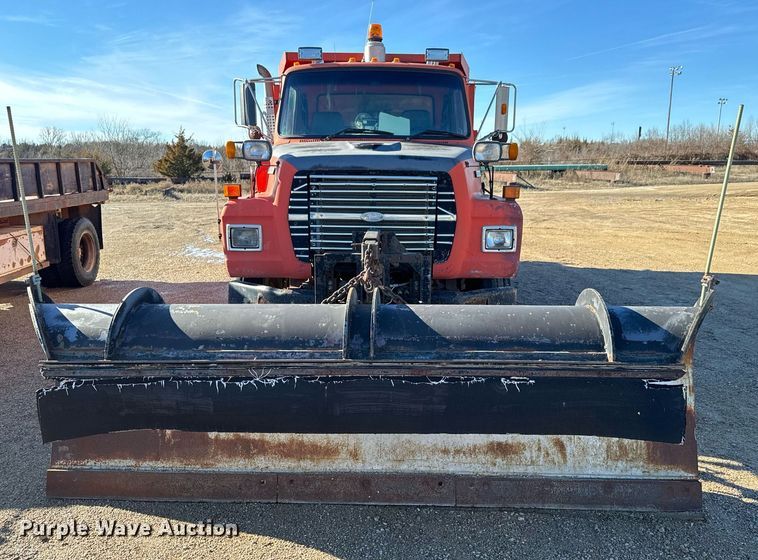 image for item OD9992 1995 Ford L8000 dump truck