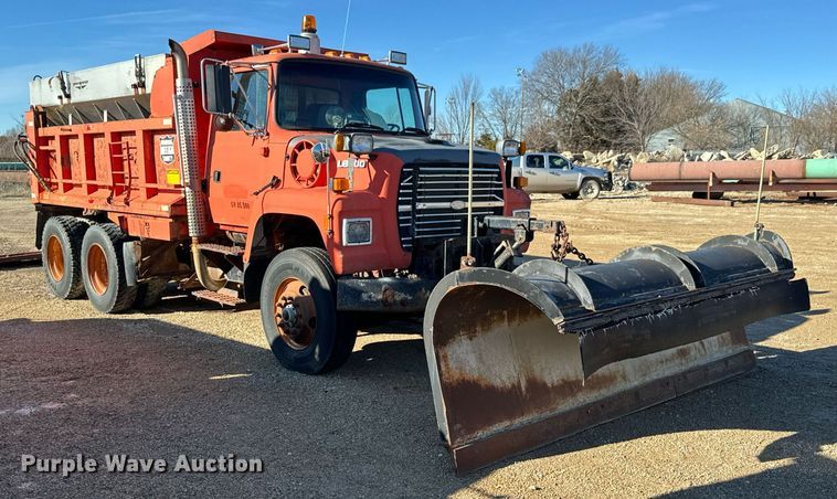 image for item OD9992 1995 Ford L8000 dump truck