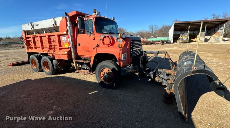 image for item OD9992 1995 Ford L8000 dump truck