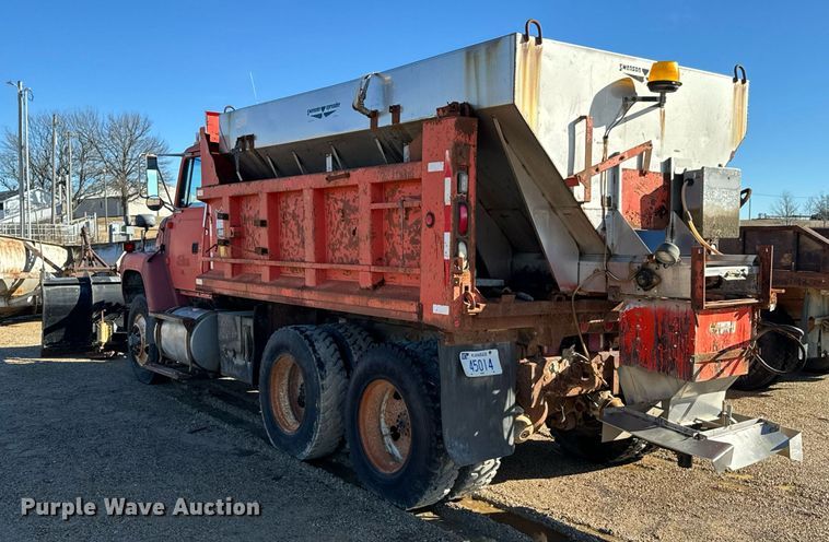 image for item OD9992 1995 Ford L8000 dump truck