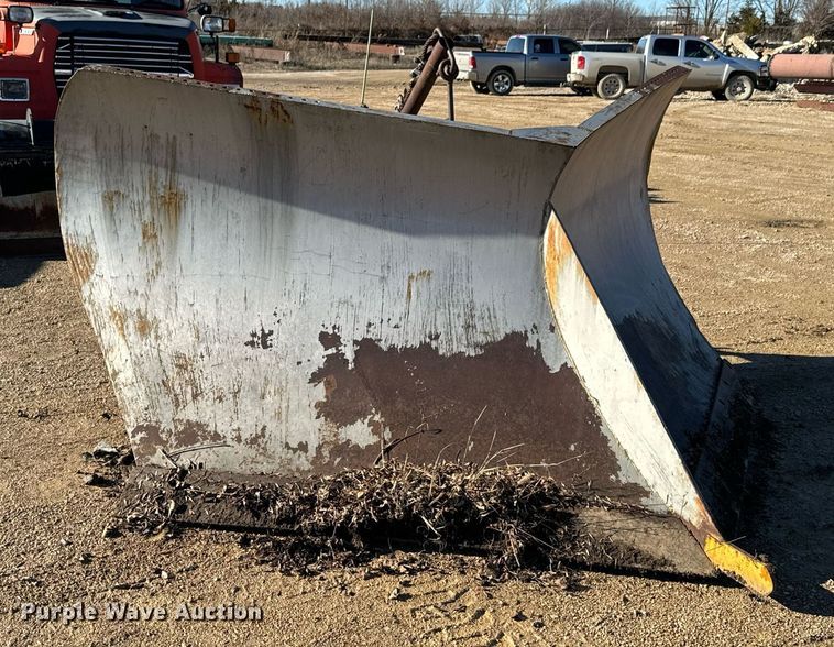 image for item OD9992 1995 Ford L8000 dump truck