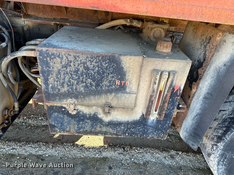 image for item OD9992 1995 Ford L8000 dump truck