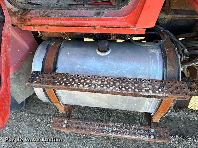 image for item OD9992 1995 Ford L8000 dump truck