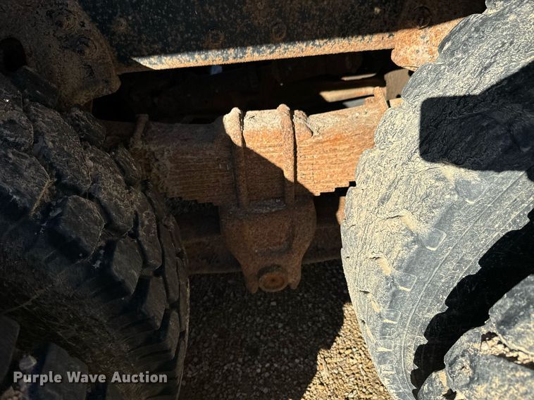 image for item OD9992 1995 Ford L8000 dump truck