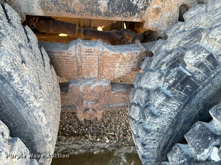 image for item OD9992 1995 Ford L8000 dump truck