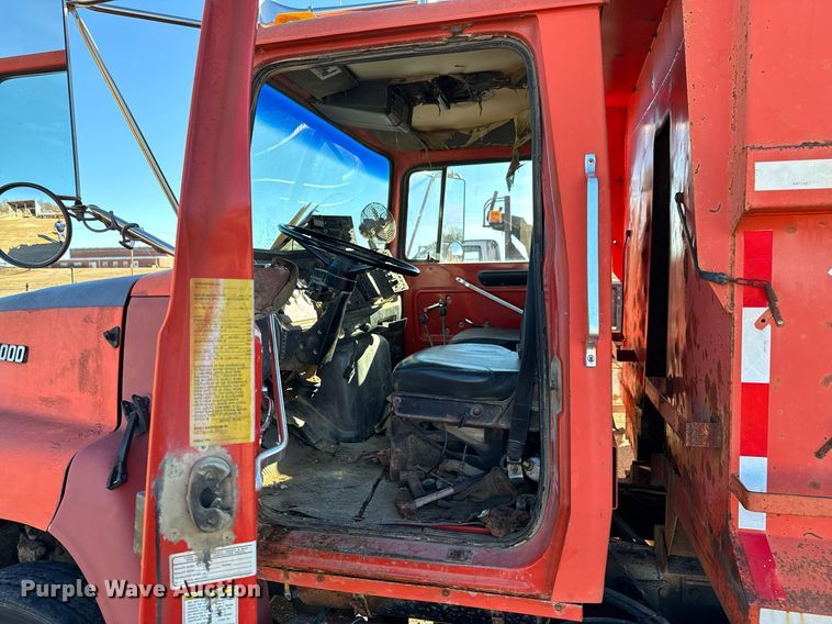 image for item OD9992 1995 Ford L8000 dump truck