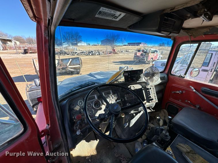 image for item OD9992 1995 Ford L8000 dump truck