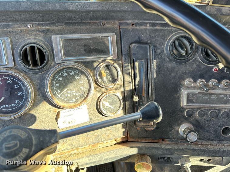 image for item OD9992 1995 Ford L8000 dump truck