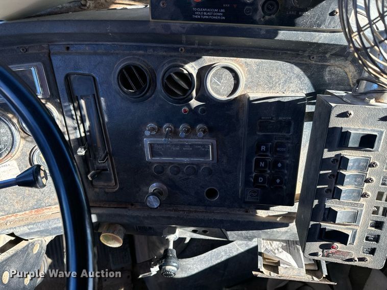 image for item OD9992 1995 Ford L8000 dump truck