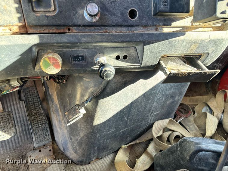 image for item OD9992 1995 Ford L8000 dump truck