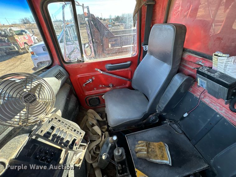 image for item OD9992 1995 Ford L8000 dump truck