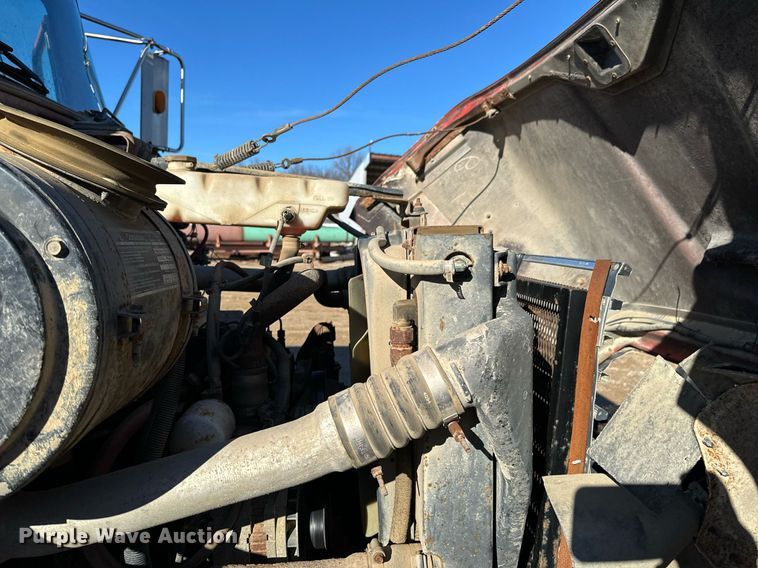 image for item OD9992 1995 Ford L8000 dump truck