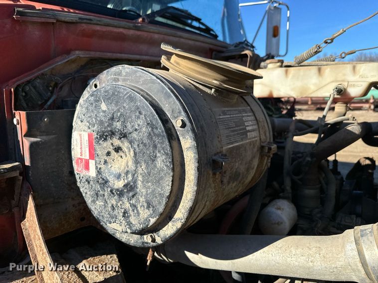 image for item OD9992 1995 Ford L8000 dump truck