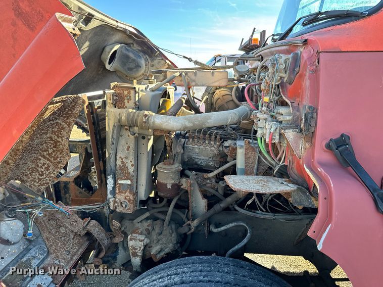 image for item OD9992 1995 Ford L8000 dump truck