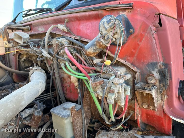 image for item OD9992 1995 Ford L8000 dump truck