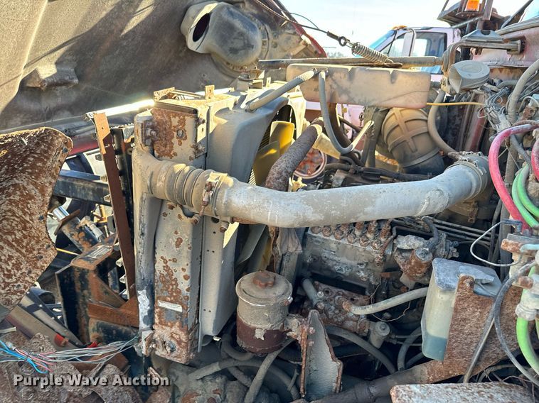 image for item OD9992 1995 Ford L8000 dump truck