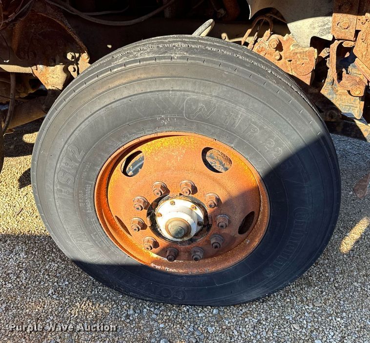 image for item OD9992 1995 Ford L8000 dump truck