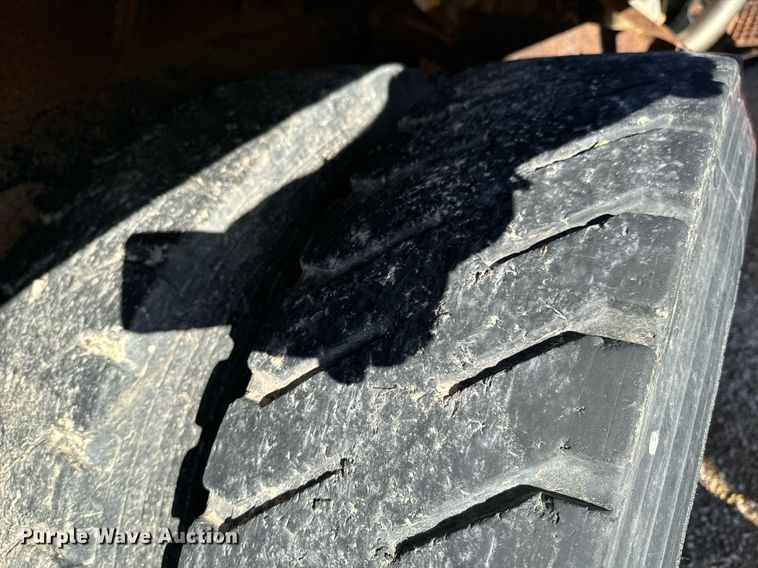 image for item OD9992 1995 Ford L8000 dump truck