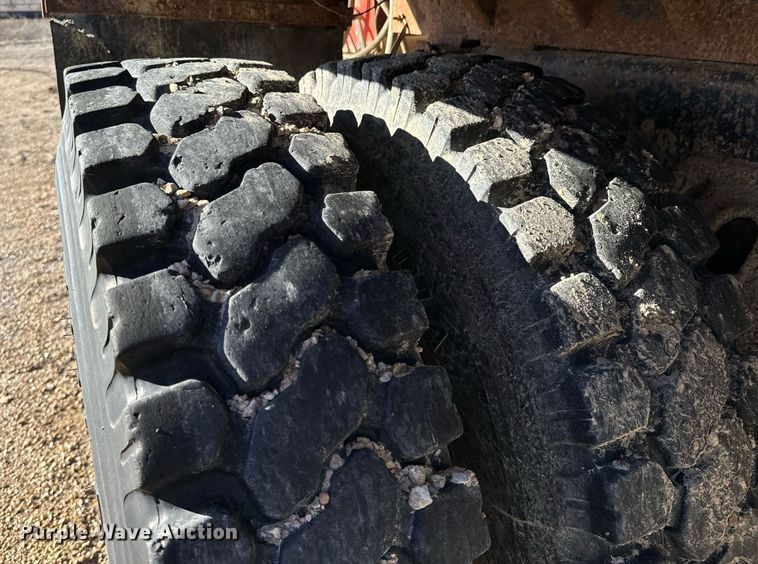 image for item OD9992 1995 Ford L8000 dump truck