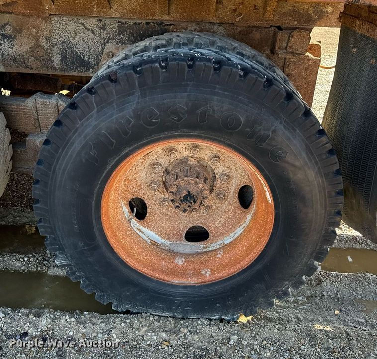 image for item OD9992 1995 Ford L8000 dump truck