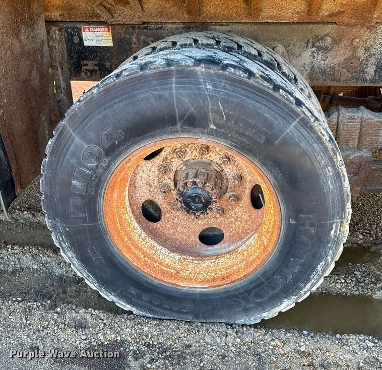 image for item OD9992 1995 Ford L8000 dump truck