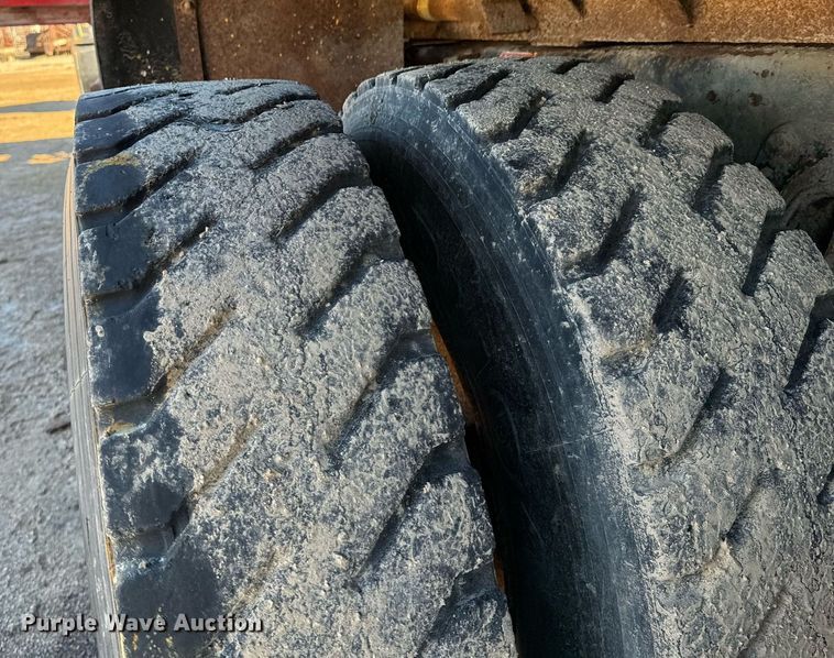 image for item OD9992 1995 Ford L8000 dump truck