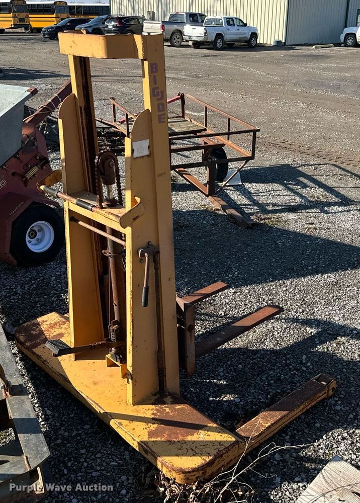 image for item OJ9448 Big Joe 21A50 pallet jack