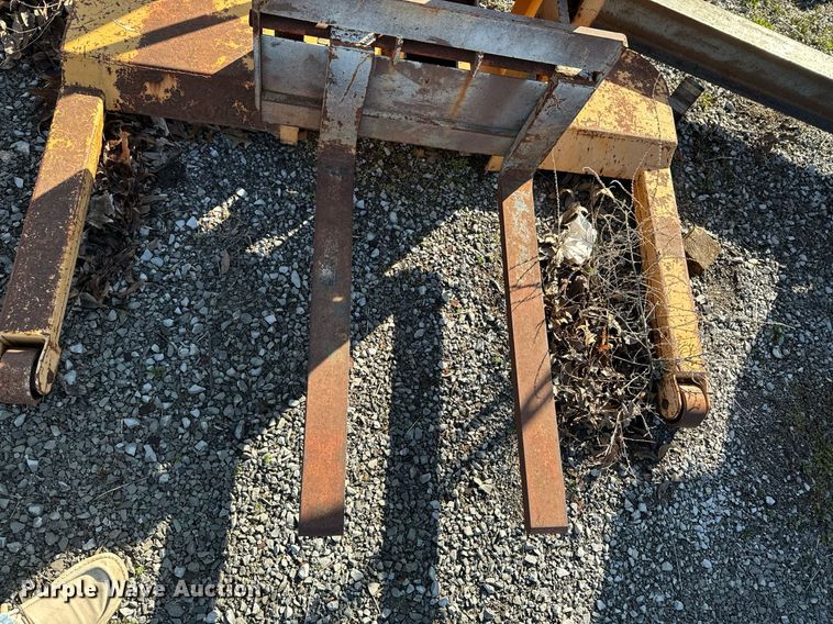 image for item OJ9448 Big Joe 21A50 pallet jack