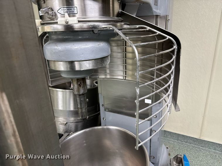 image for item OJ9452 Hobart V1401 mixer