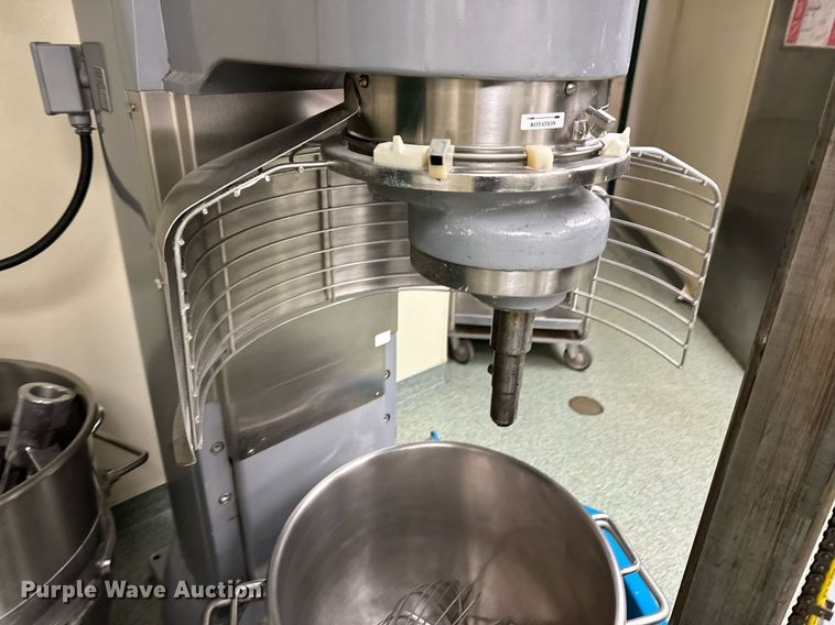 image for item OJ9452 Hobart V1401 mixer