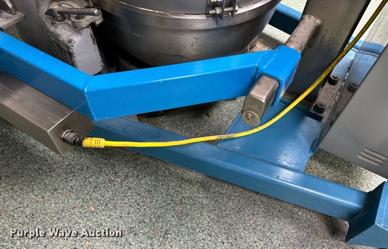 image for item OJ9452 Hobart V1401 mixer