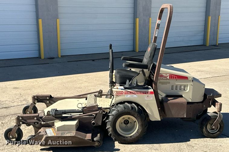 image for item OJ9454 Grasshopper 725D ZTR lawn mower