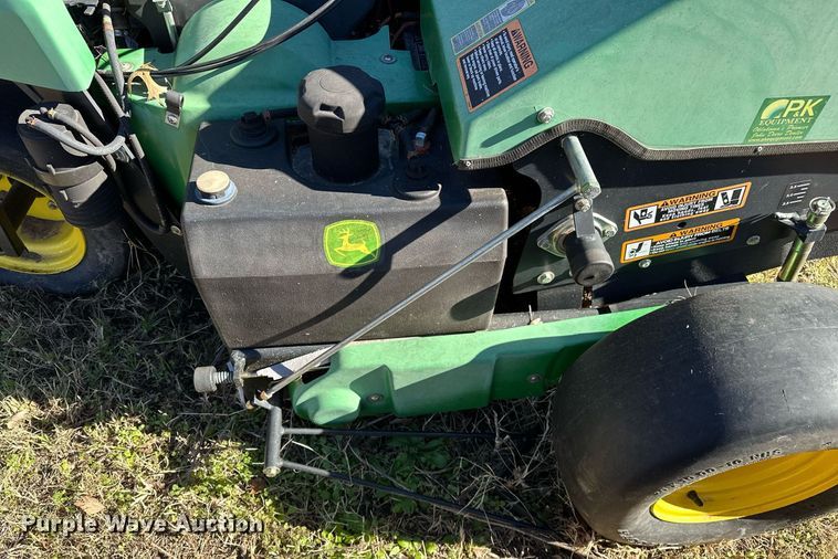 image for item OM9758 John Deere  Aercore 800 aerator