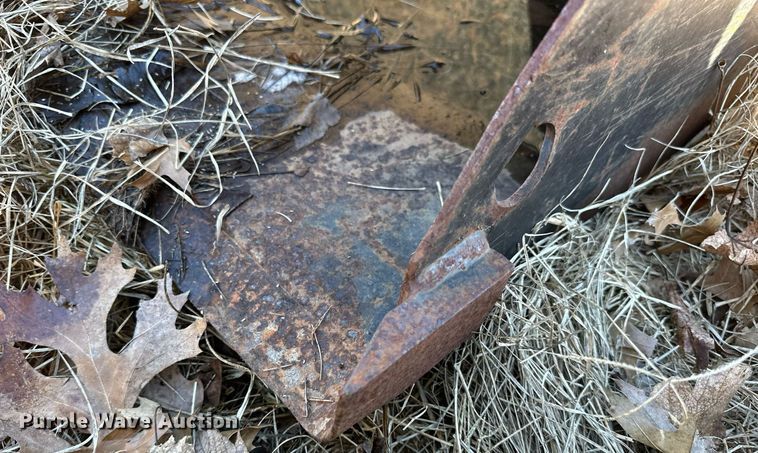 image for item OM9760 Great Bend 2045 loader