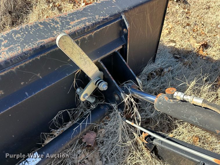 image for item OM9760 Great Bend 2045 loader