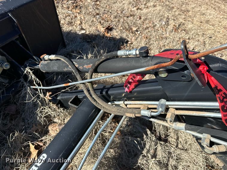 image for item OM9760 Great Bend 2045 loader