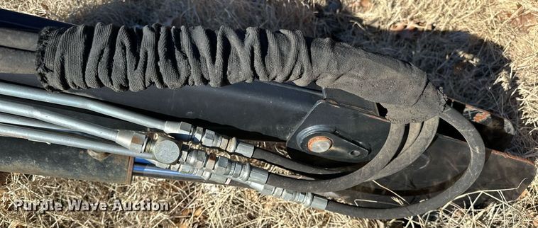 image for item OM9760 Great Bend 2045 loader