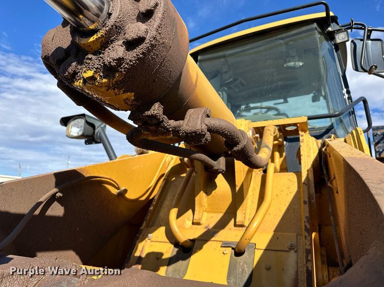 image for item OM9779 2010 Caterpillar  972H wheel loader