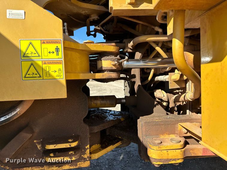 image for item OM9779 2010 Caterpillar  972H wheel loader