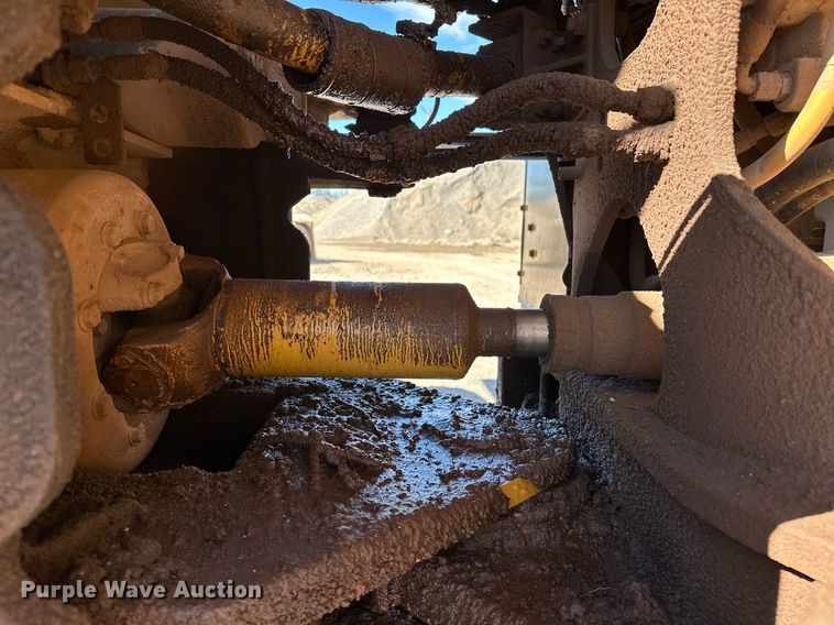 image for item OM9779 2010 Caterpillar  972H wheel loader