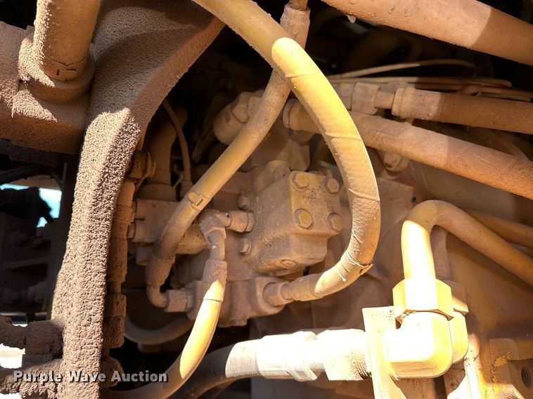 image for item OM9779 2010 Caterpillar  972H wheel loader