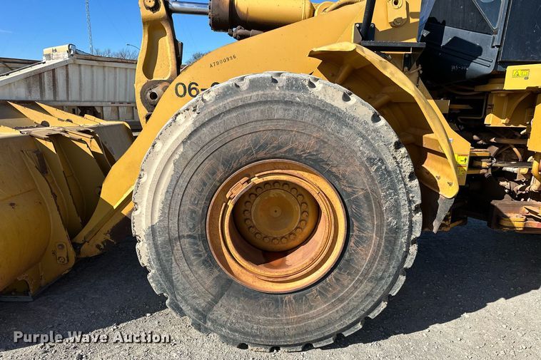 image for item OM9779 2010 Caterpillar  972H wheel loader