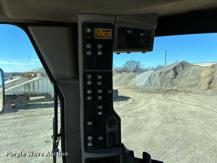 image for item OM9780 2014 Caterpillar  140M3 AWD motor grader