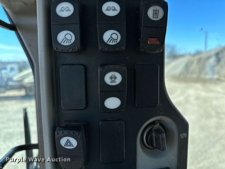 image for item OM9780 2014 Caterpillar  140M3 AWD motor grader