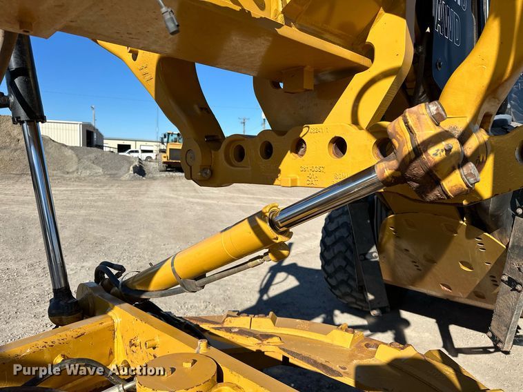 image for item OM9781 2018 Caterpillar  140M3 AWD motor grader